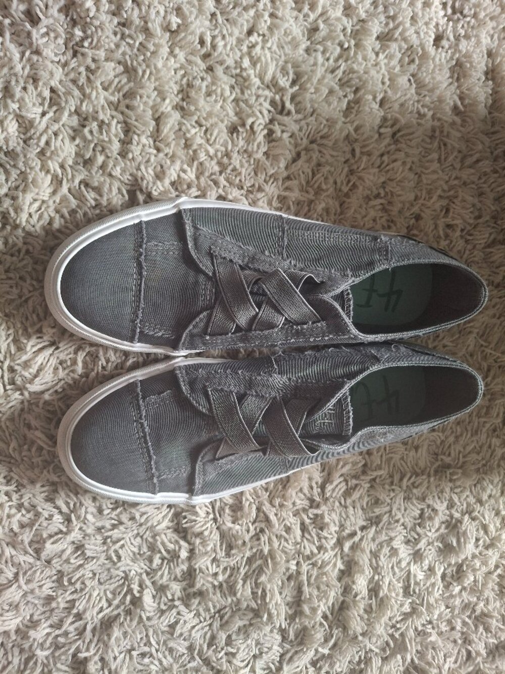 Bluefish canvas shoes